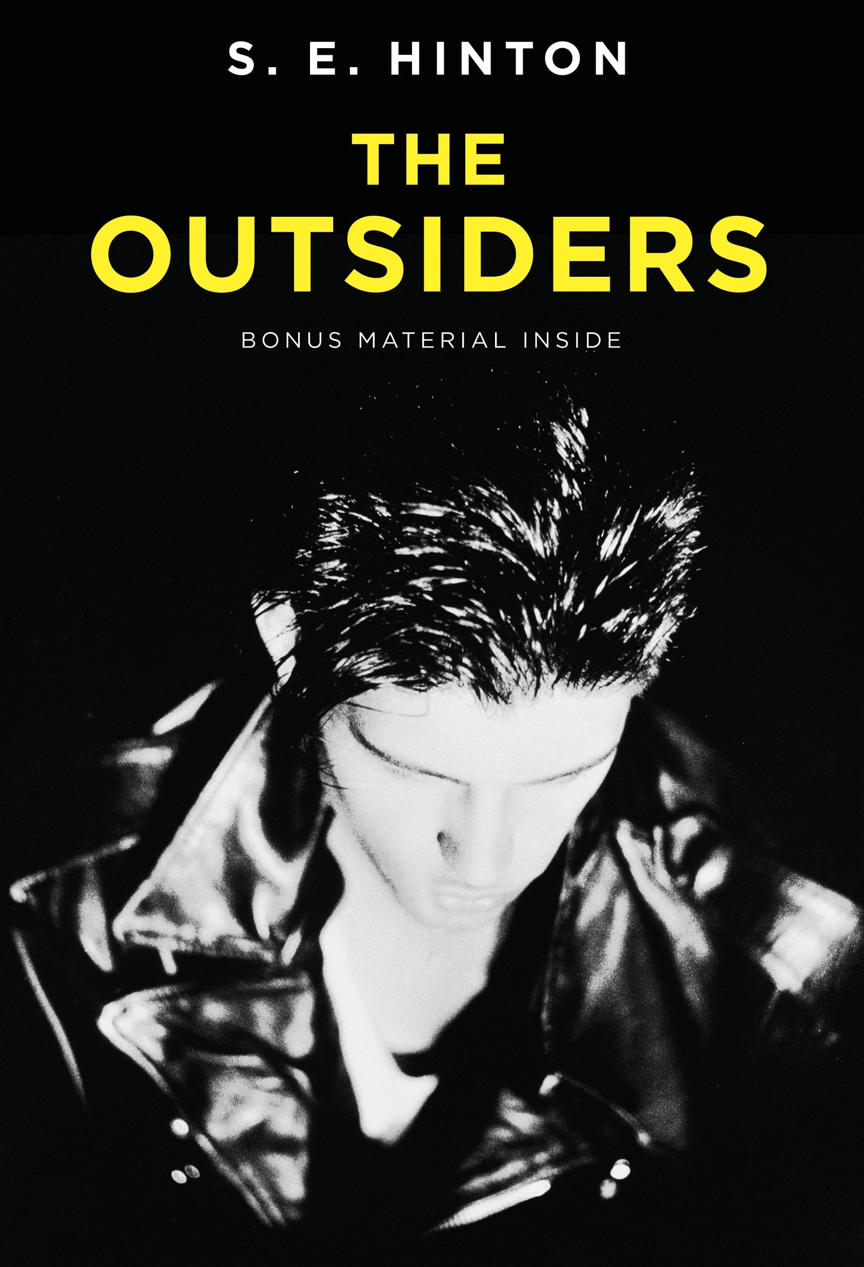 The Outsiders by Hinton, S. E.. ISBN 9780142407332.