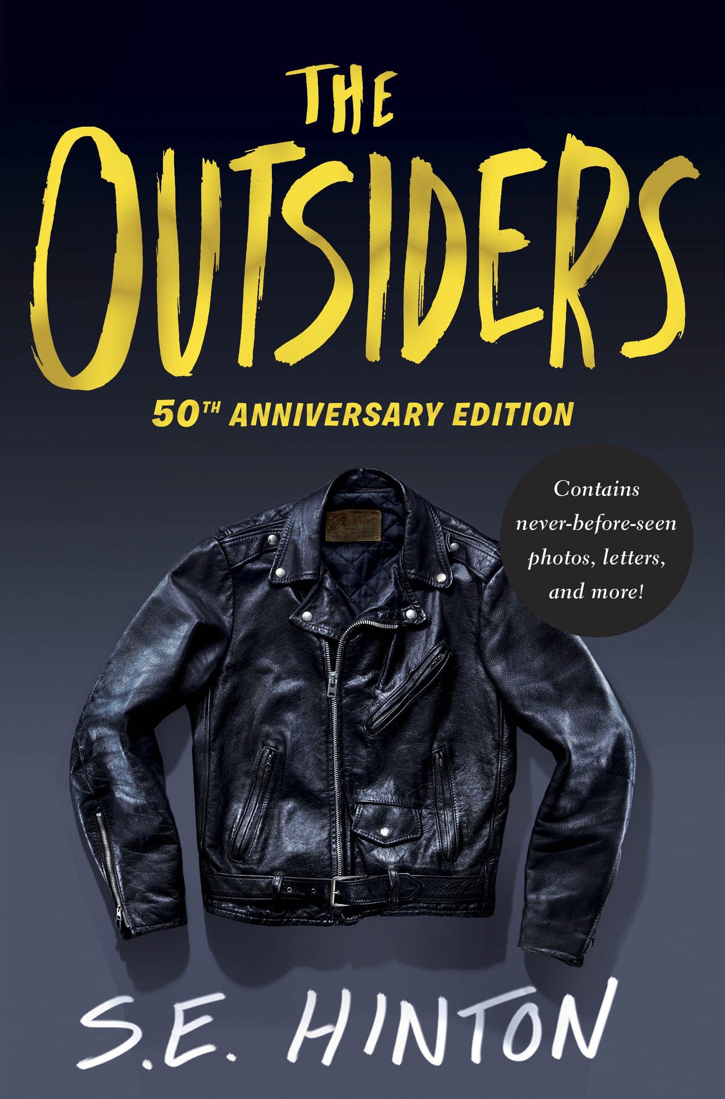 The Outsiders by Hinton, S. E.. ISBN 9780425288290.